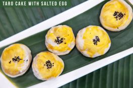 Taro Cake with Salted Egg 5 Pcs. ขนมเปี๊ยะไส้เผือกไข่เค็ม