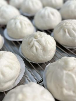 Bao Bun with Pork (ซาลาเปาหมูสับ)