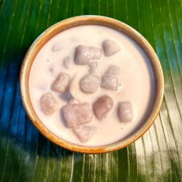 บัวลอยเผือกมะพร้าวอ่อน (Rice Ball with Taro in Coconut Milk)