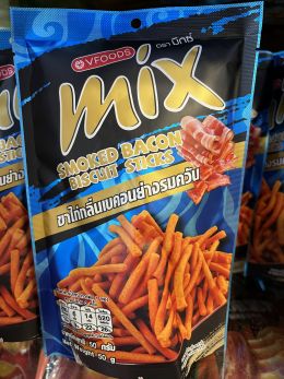 Biscuit Stick Smoked Bacon Flavor ขนมขาไก่รสเบค่อน
