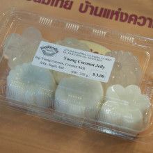 Young Coconut Jelly วุ้นมะพร้าว กะทิ